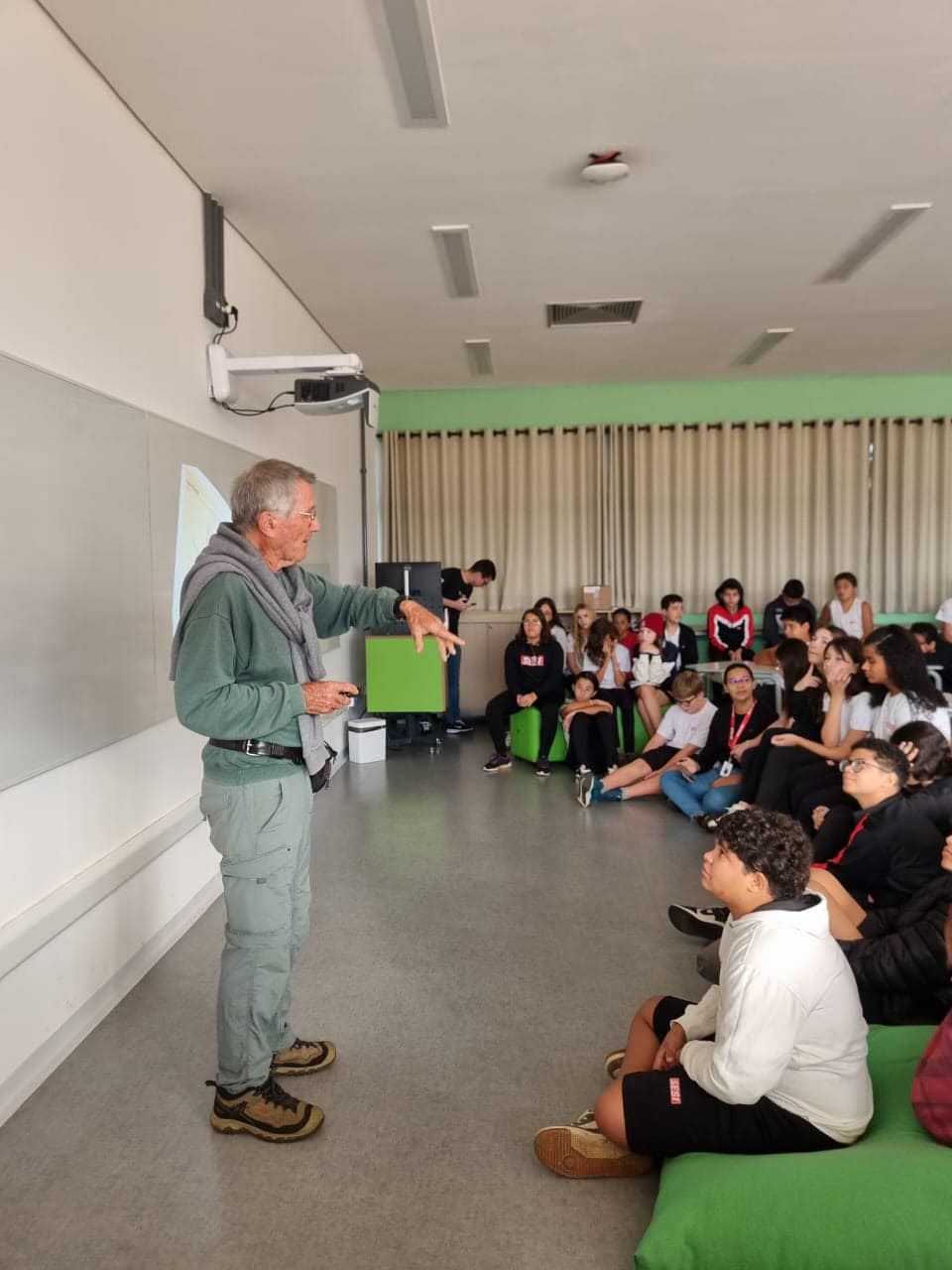 Alunos do Sesi Presidente Epitácio participam de palestra com especialista em aves do Oeste Paulista 