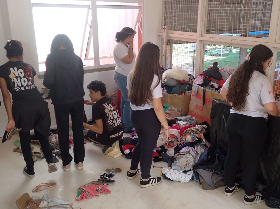 Campanha da Escola SESI de Santo Anastácio arrecada mais de 3 mil peças durante o Interclasse 