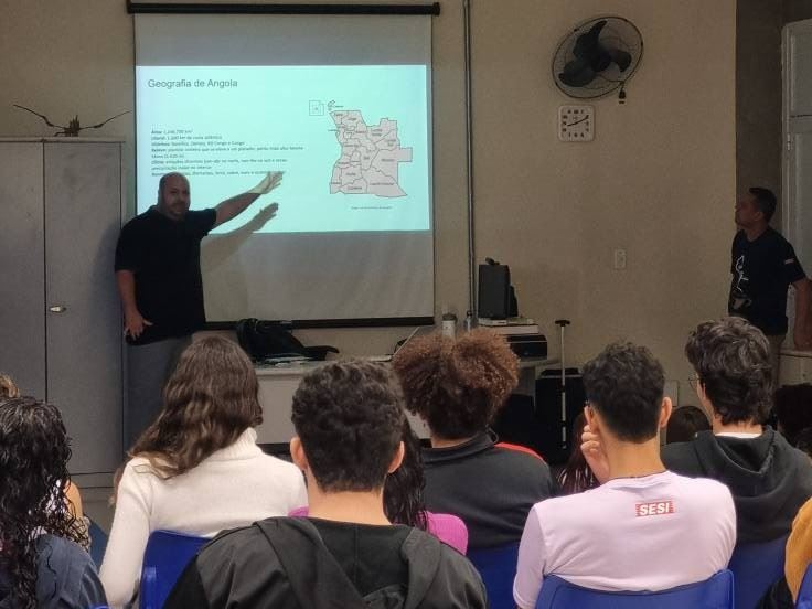 Professor que atuou em missão humanitária em Angola realiza palestra para alunos do Sesi Epitácio 