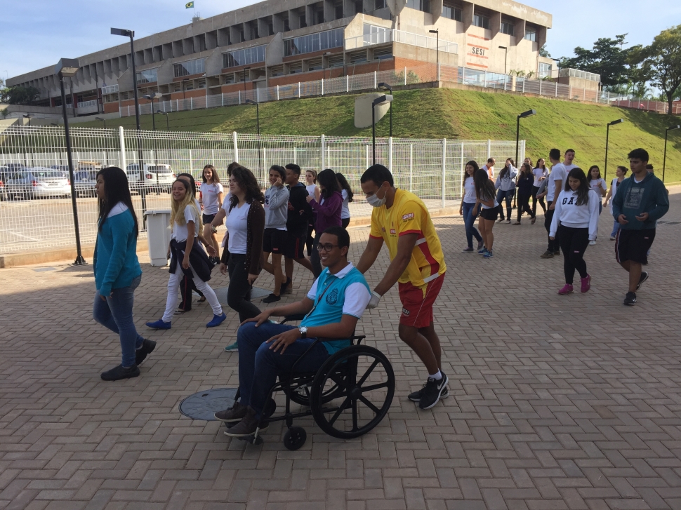 Simulação de Emergência na Escola SESI