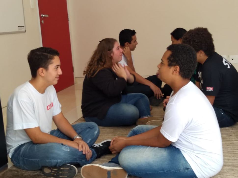 Aprendizado e autoconhecimento são temas de encontros com alunos e jovens aprendizes