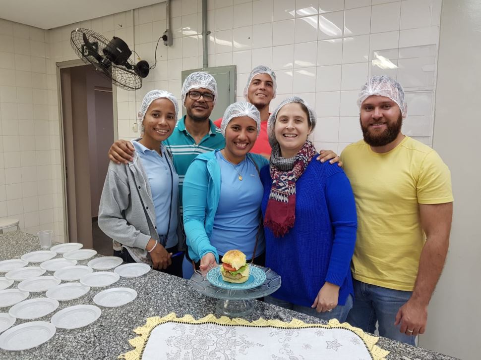 Refugiados da Venezuela fazem curso de nutrição no SESI Presidente Prudente