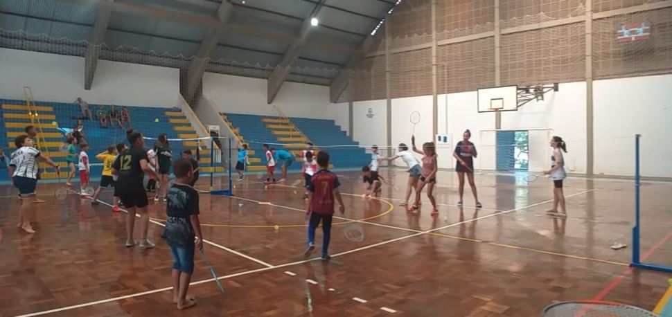 Programa SESI-SP Atleta do Futuro leva esporte às cidades de Rinópolis e Alfredo Marcondes 