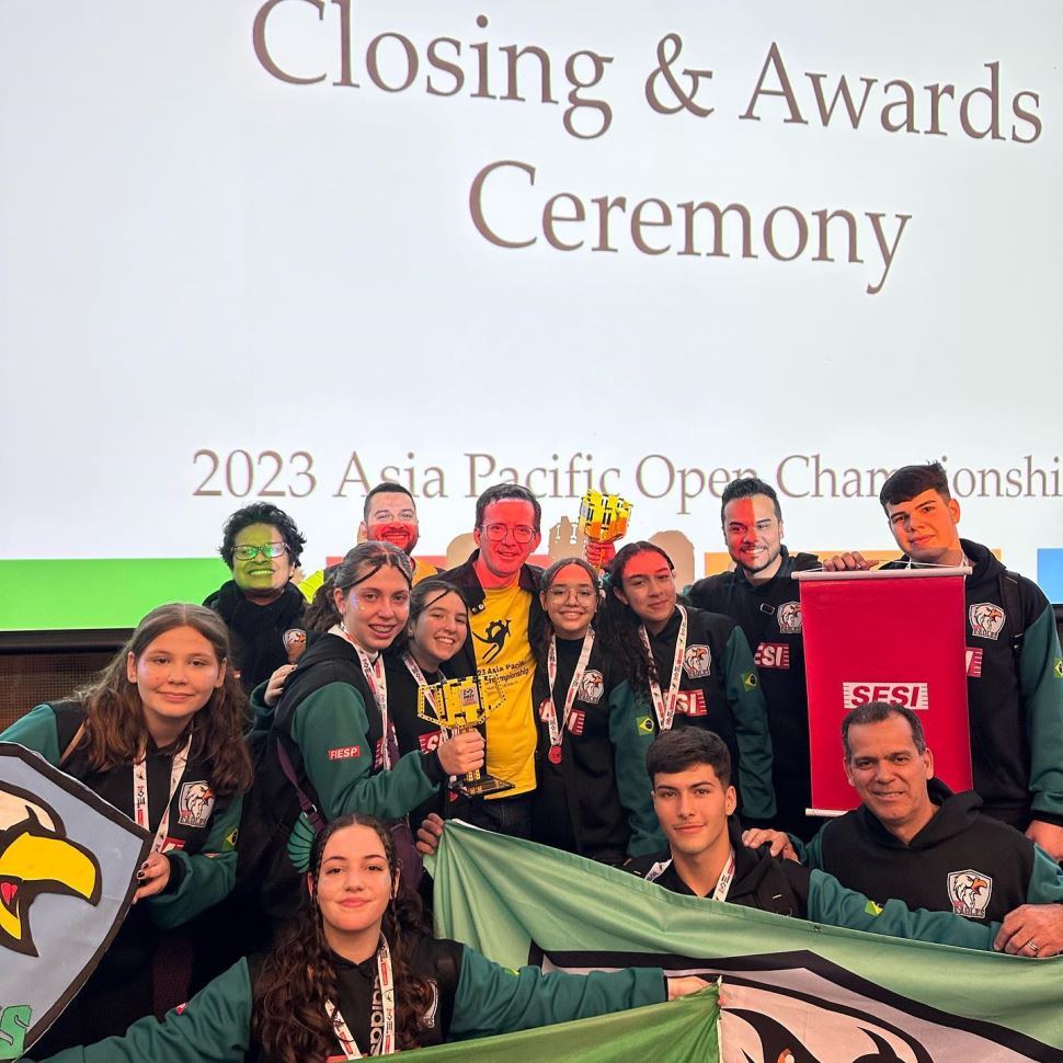 Histórico: robótica da Escola Sesi de Osvaldo Cruz é campeã de torneio mundial na Austrália