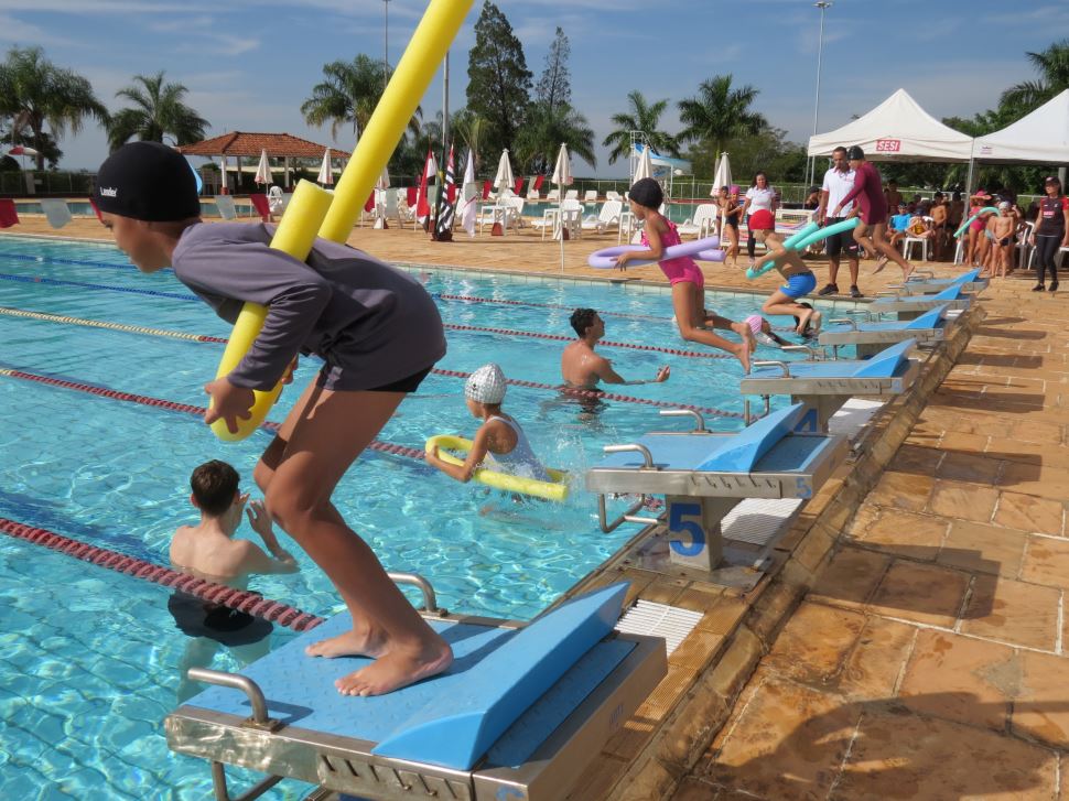 Sesi Prudente divulga vagas remanescentes de Natação e Badminton para o Programa Atleta do Futuro