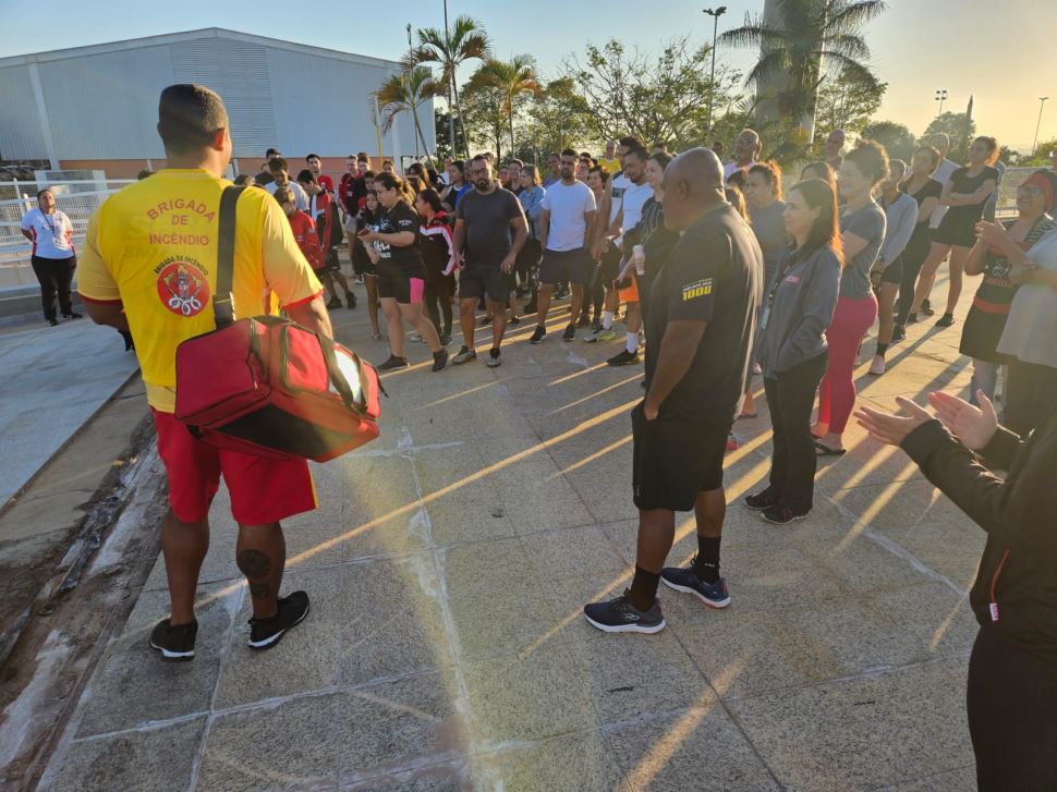 Sesi Furquim realiza exercício simulado de abandono do prédio em situações de emergência