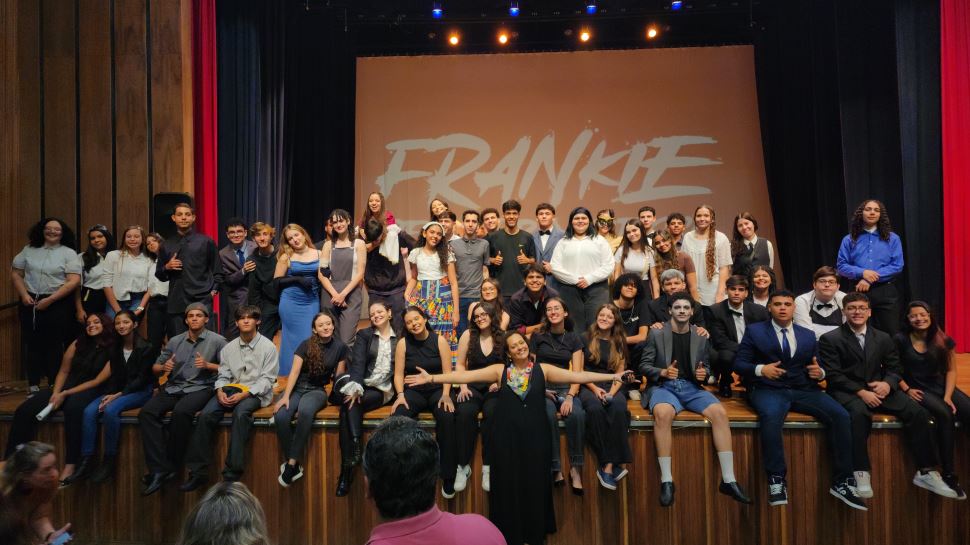 Alunos do SESI Prudente-Vila Real realizam apresentação teatral e arrecadam mais de 220 quilos de alimentos para instituições beneficentes 