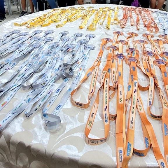 Após ano repleto de participações em olimpíadas do conhecimento, alunos do SESI Furquim recebem medalhas 