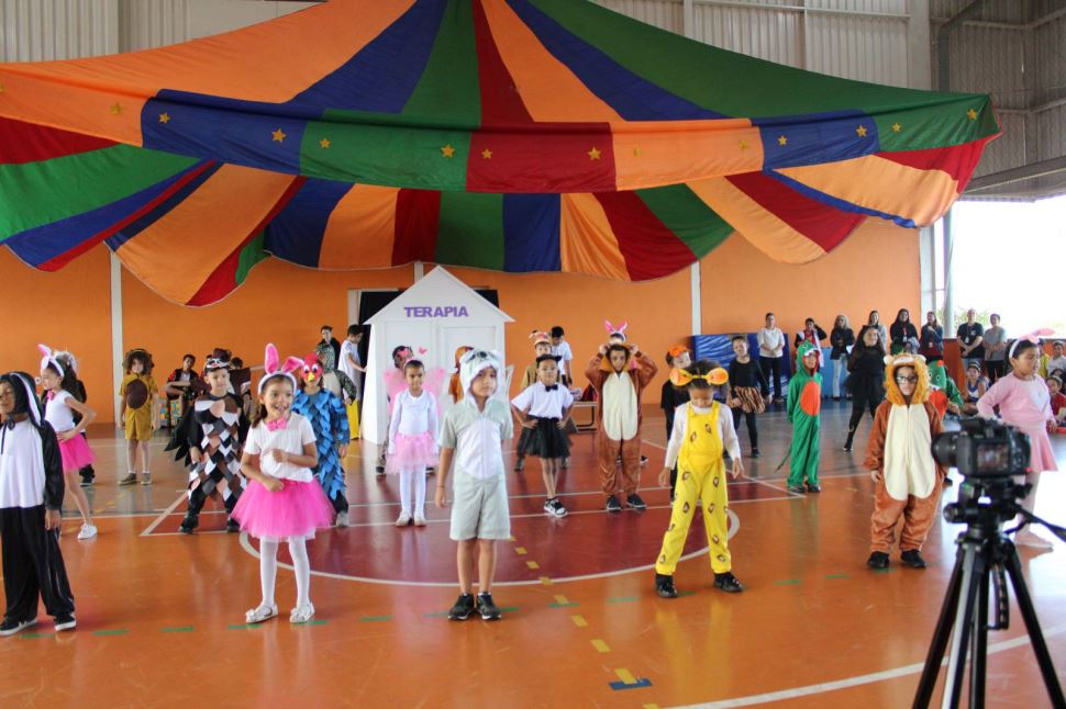 Em apresentação de espetáculo sobre o circo, alunos do Sesi em Regente Feijó refletem sobre o fim do uso de animais 