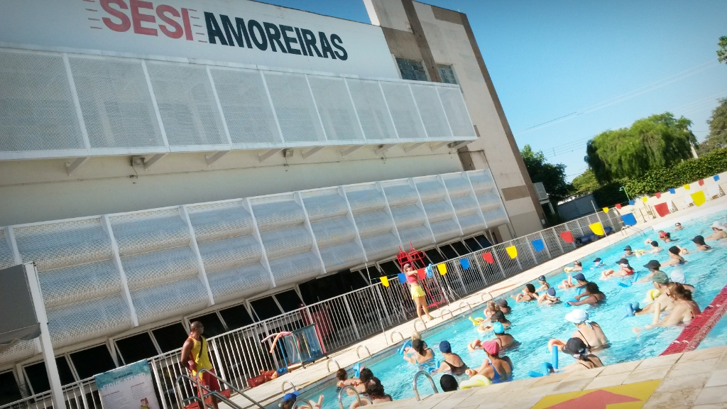 Aula de Hidroginástica.