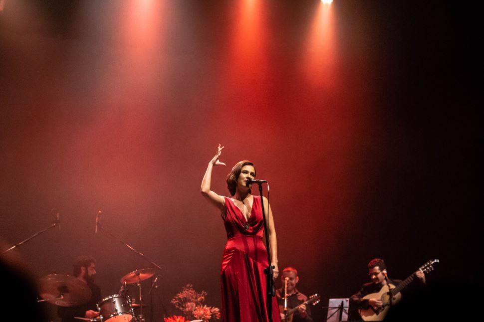 Marina de la Riva traz show 'Memórias de um Jardim' ao Teatro do Sesi Amoreiras