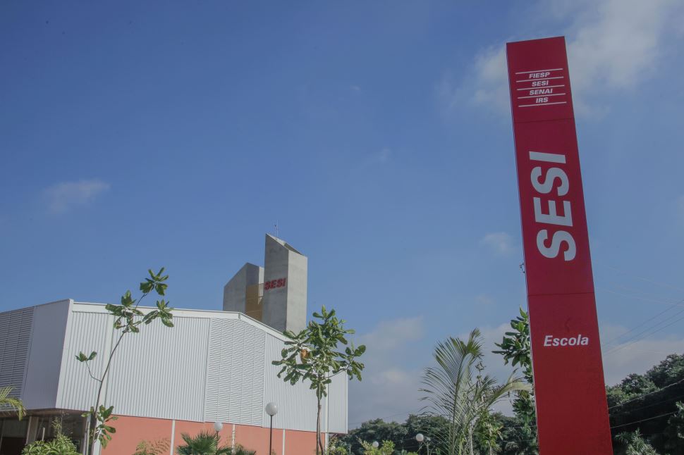 Concurso Literário "Vinhedo 70 anos" premiou alunos da Escola Sesi de Vinhedo