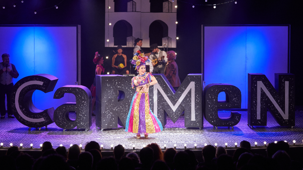 Reserve aqui o seu ingresso para o espetáculo "Carmen, a grande pequena notável"