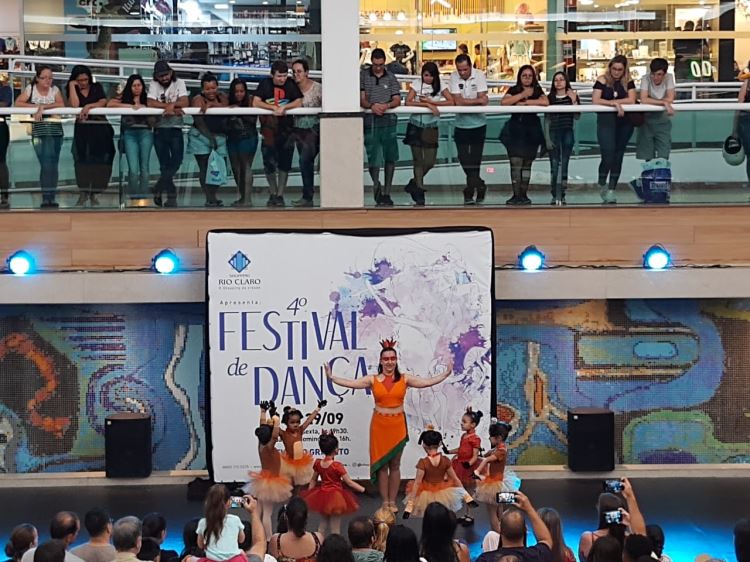 ALUNAS_FESTIVAL_SHOPPING