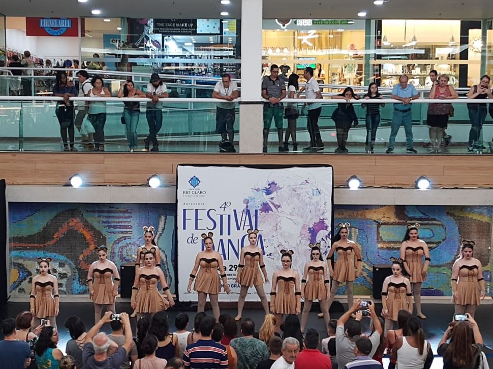 Alunas do SESI-SP Dança de Rio Claro participam do 4º Festival de Dança do Shopping Rio Claro