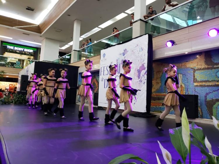 ALUNAS_FESTIVAL_SHOPPING