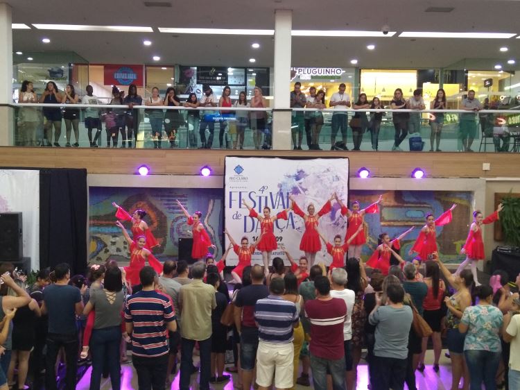 ALUNAS_FESTIVAL_SHOPPING