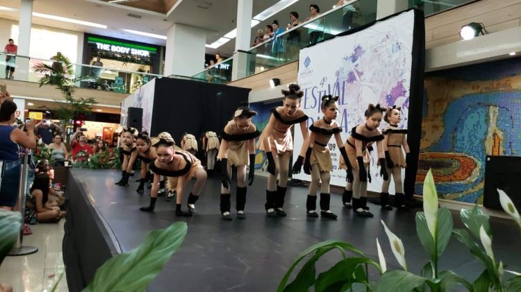 ALUNAS_FESTIVAL_SHOPPING