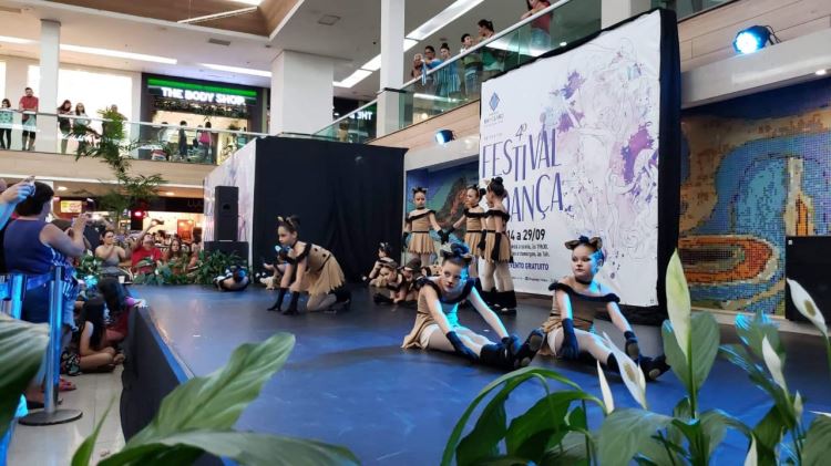 ALUNAS_FESTIVAL_SHOPPING