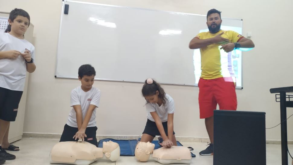 ALUNOS DO SESI RIO CLARO PARTICIPAM DE TREINAMENTO DE BRIGADISTA ESCOLAR 