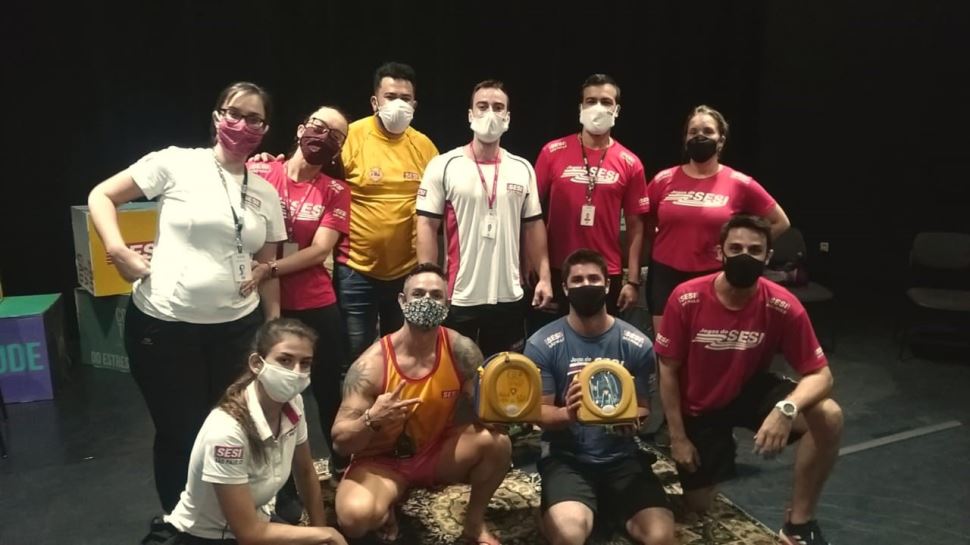 PROFESSORES DE ATIVIDADES ESPORTIVAS PARTICIPAM DE TREINAMENTO DE PRIMEIROS SOCORROS 