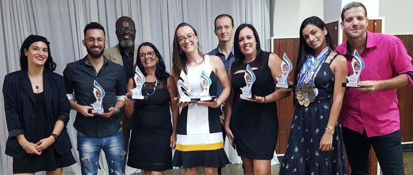 Alunos de Natação conquistam Prêmio Top Five da UNAMI