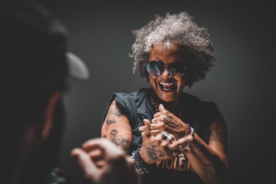 Consagrada, Sandra Sá faz show gratuito no Sesi Rio Claro  