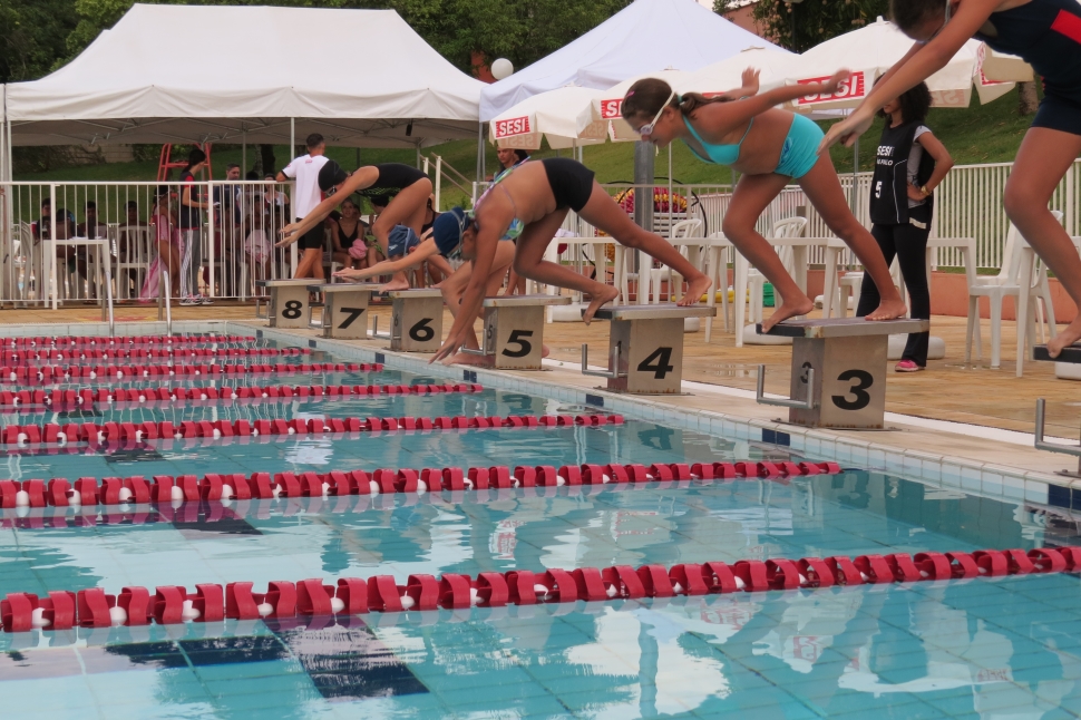SESI Limeira realiza seletiva de natação para atletas mirins