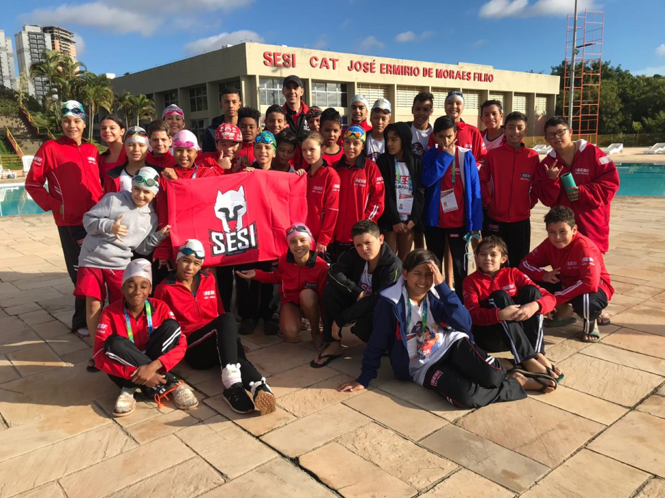 Equipe SESI Santa Bárbara participa da Liga SESI de Natação em Votorantim