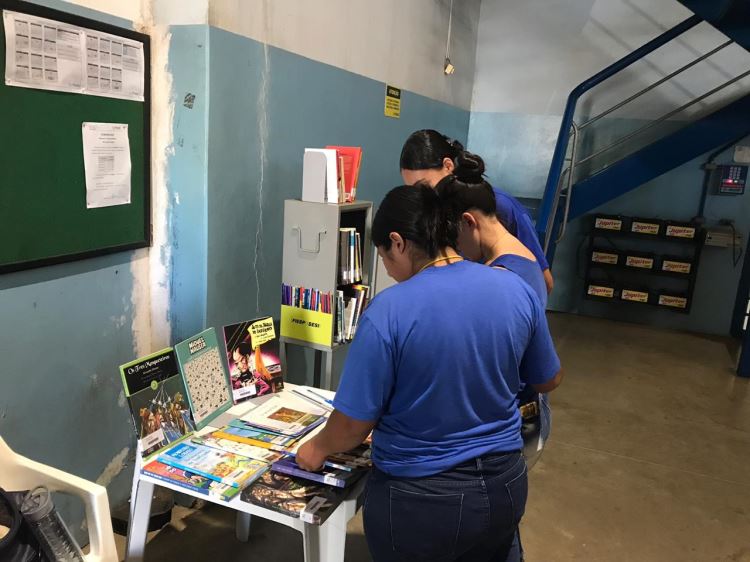 Mediação de leitura na Doal Plastic 