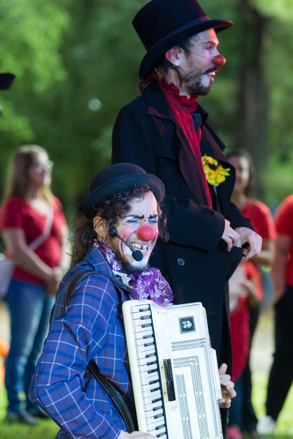 SESI Santa Bárbara recebe espetáculo circense