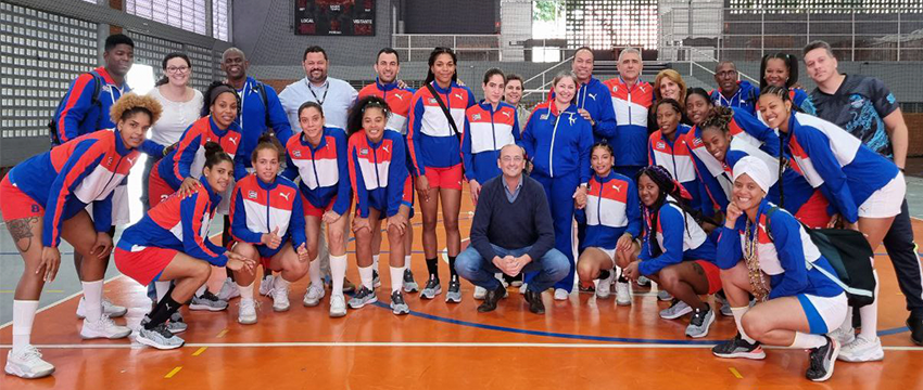 SESI Santa Bárbara d'Oeste recebe Seleção Cubana de Handebol Feminino