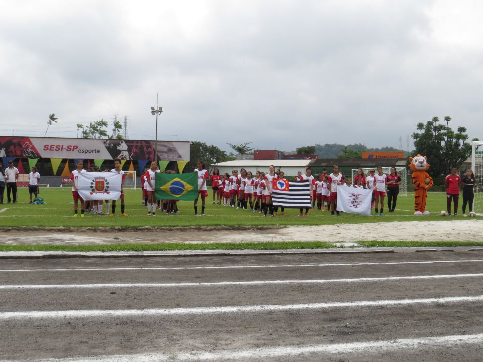 SESI Santos realiza lançamento do Futebol Feminino 