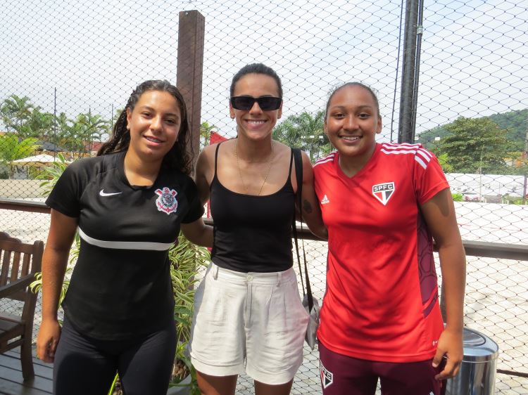 LANÇAMENTO FUTEBOL FEMININO                               