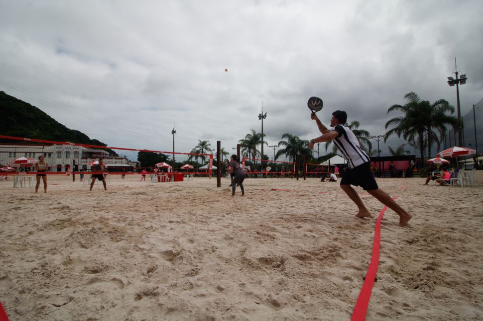 Sesi Santos recebe Etapa Open de Beach Tennis da Track&Field