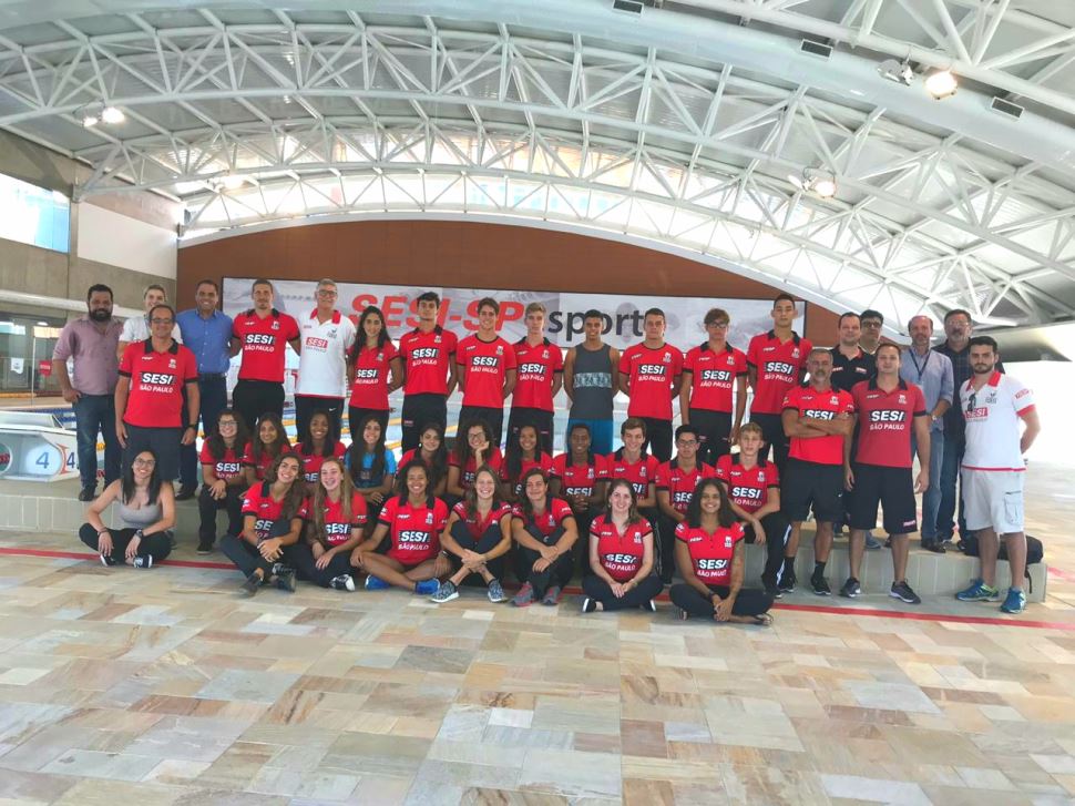 Atletas da Natação do SESI-SP treinam na casa nova