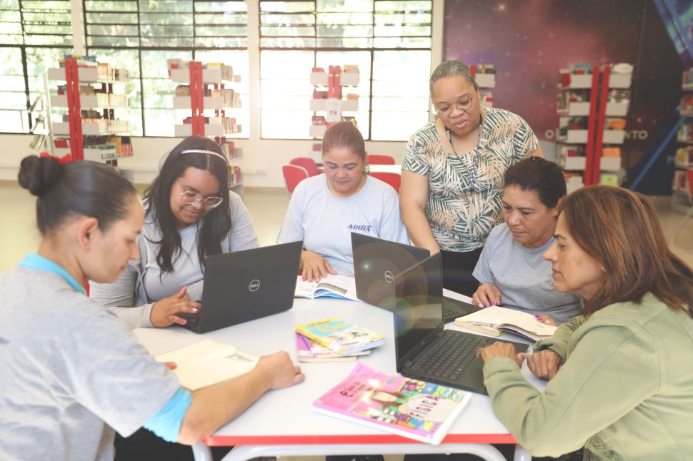 SESI oferece mais de 1.500 vagas gratuitas para Educação de Jovens e Adultos, com a opção profissionalizante