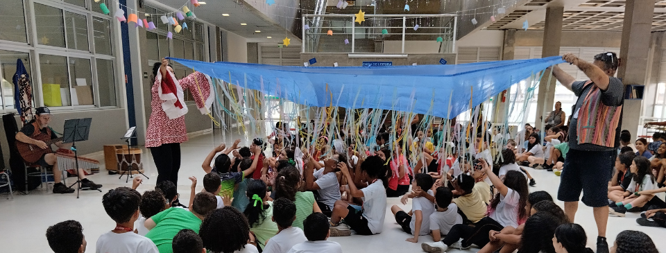 Espetáculo gratuito no Sesi São Bernardo convida crianças e famílias para uma tarde de música e imaginação 