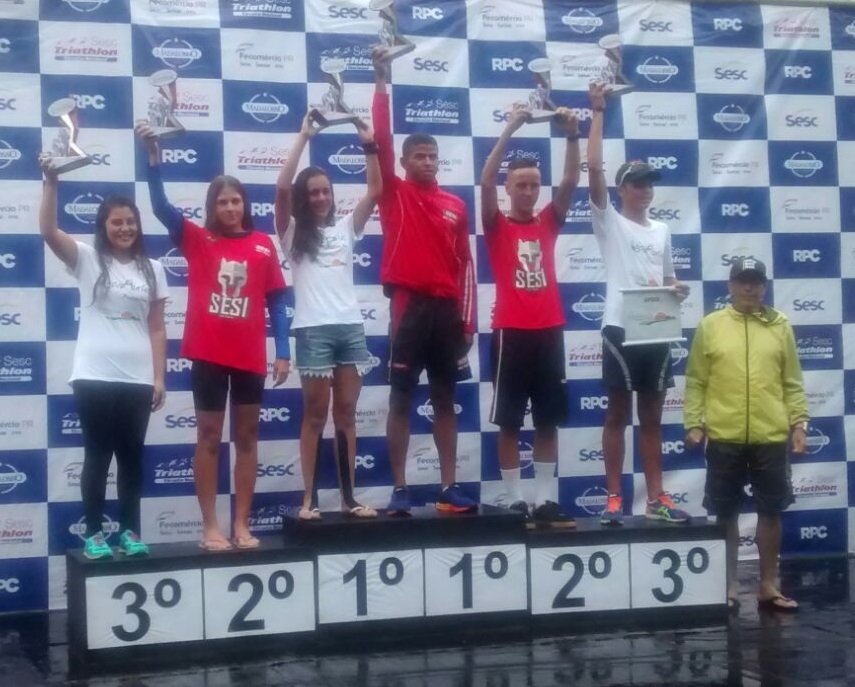 Equipe SESI de Triathlon no pódio em Caiobá-PR