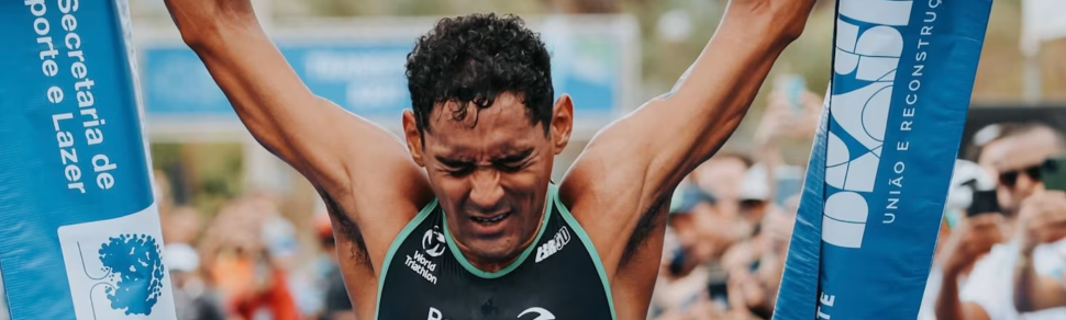 Manoel Messias conquista ouro na Etapa de Brasília da Copa do Mundo de Triathlon