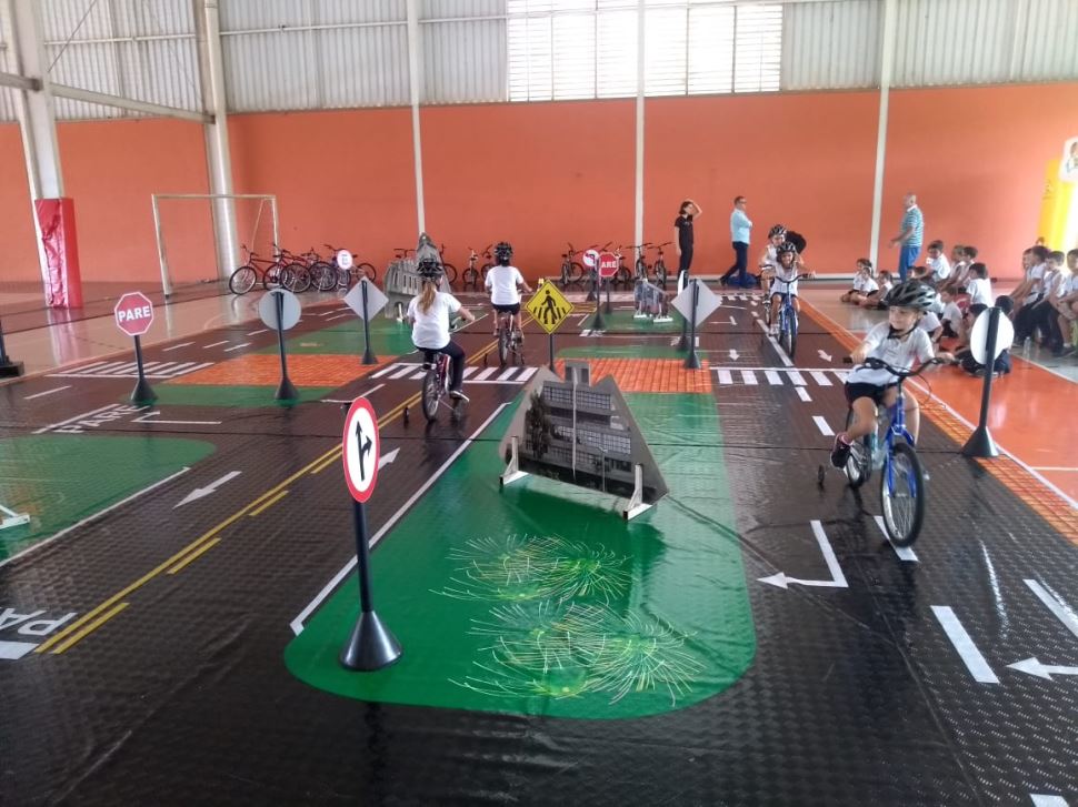 Escola SESI Yolanda Bassitt recebe minicidade do trânsito