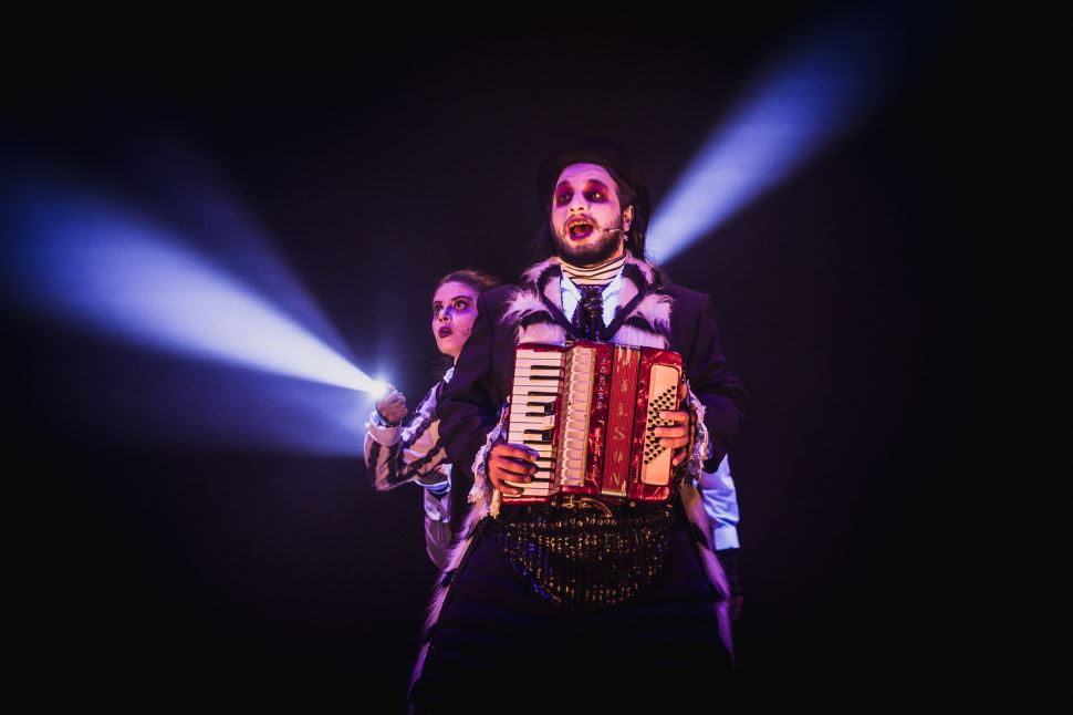 Grupo amazonense traz espetáculo "Cabelos Arrepiados" para o Sesi Rio Preto