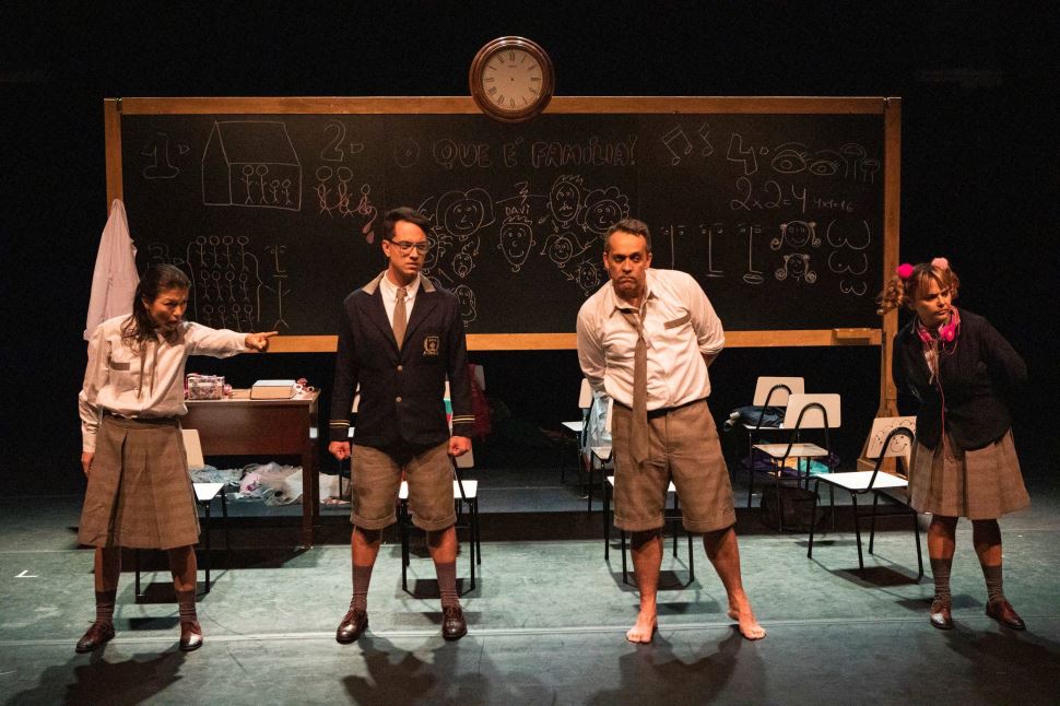 Sesi Rio Preto recebe peça que fala sobre relações familiares com as crianças