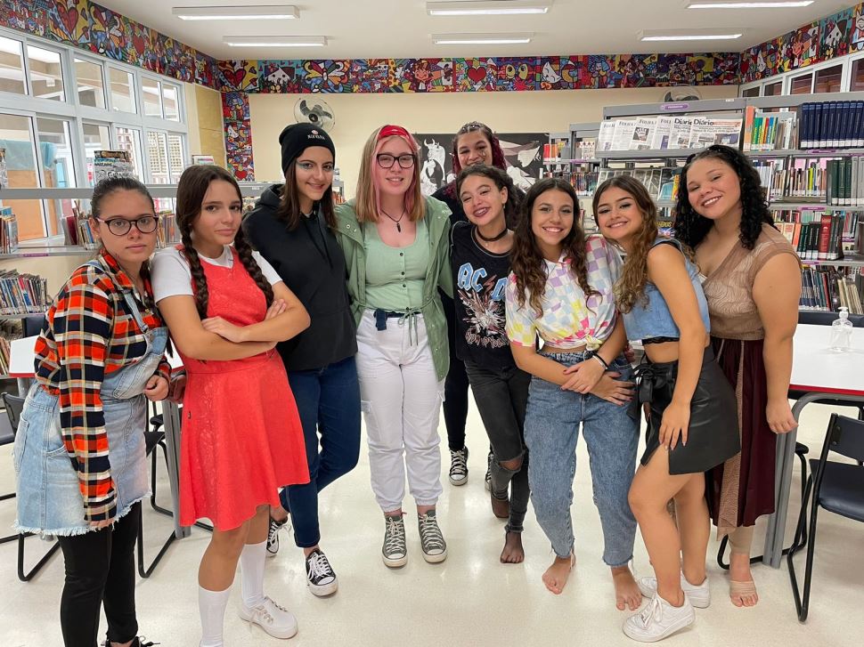 Sesi Votuporanga promove concurso de linguagens artísticas e roda de conversa com atriz Ana Carolina Rainha 