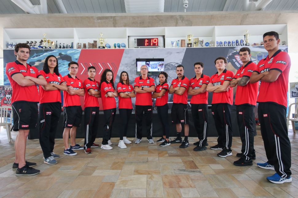 Natação do Sesi-SP reforça a mescla de juventude com experiência para a temporada 2023