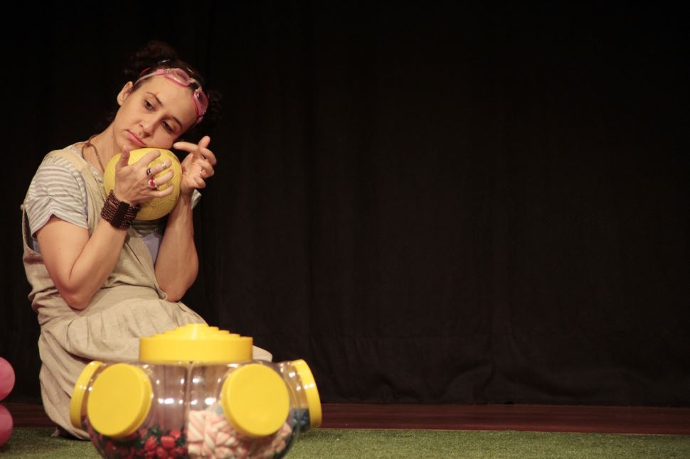 Sesi Rio Preto recebe espetáculo Delicadas Embalagens