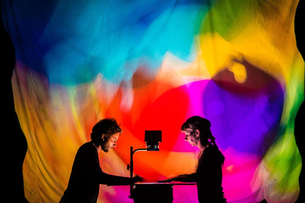 Espetáculo "2 MUNDOS" ganha sessão extra nesta quinta (17/08), às 10h