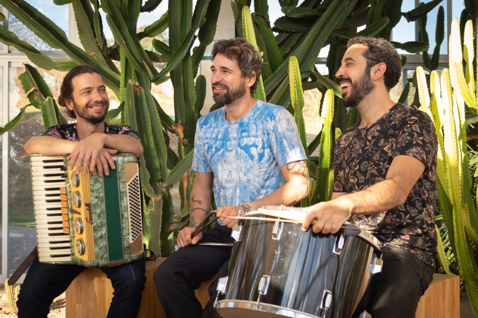 Trio da Terra traz show “Raízes do Sertão” ao Sesi Rio Preto