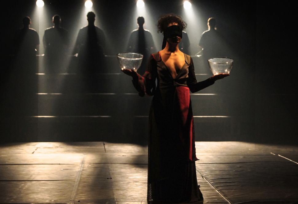 Reserve seu ingresso para "Erga Omnes"