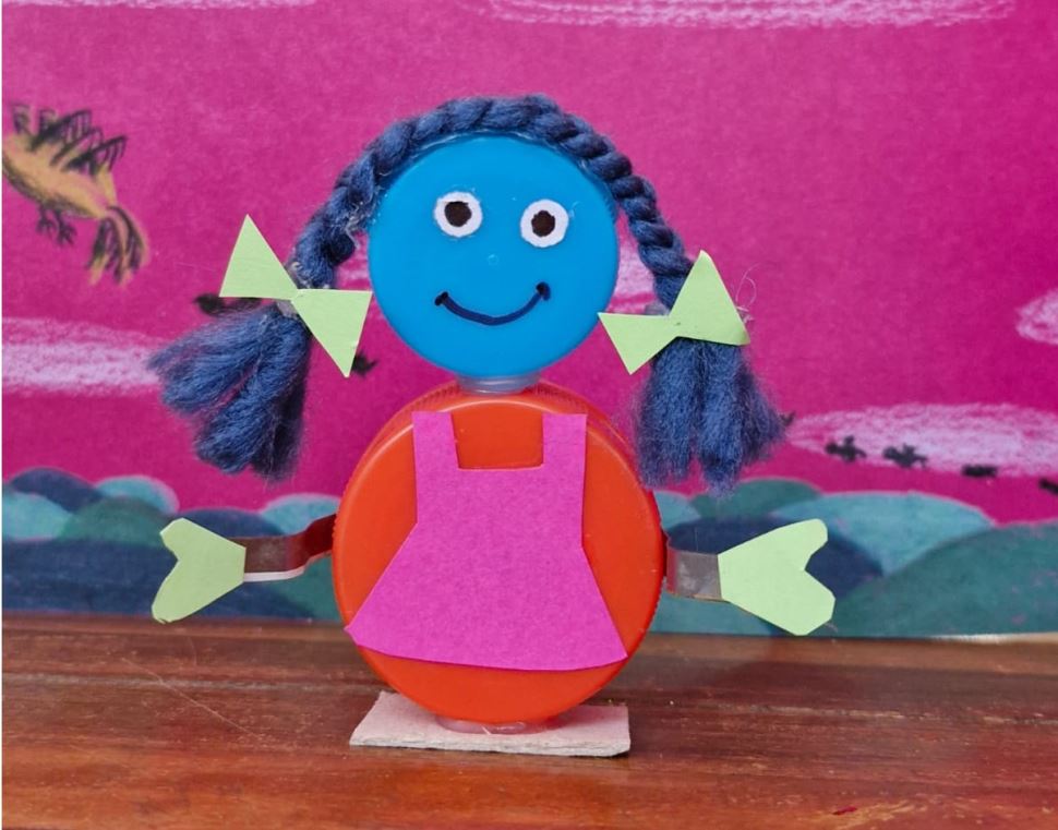 Participe da oficina 'Eco-Boneco: Criando Personagens com Tampinhas'